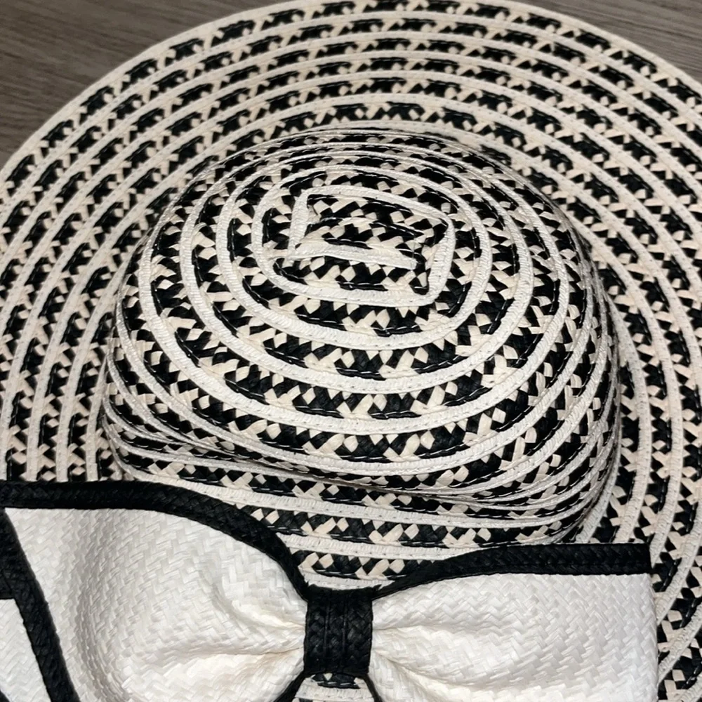 Like new something special hat